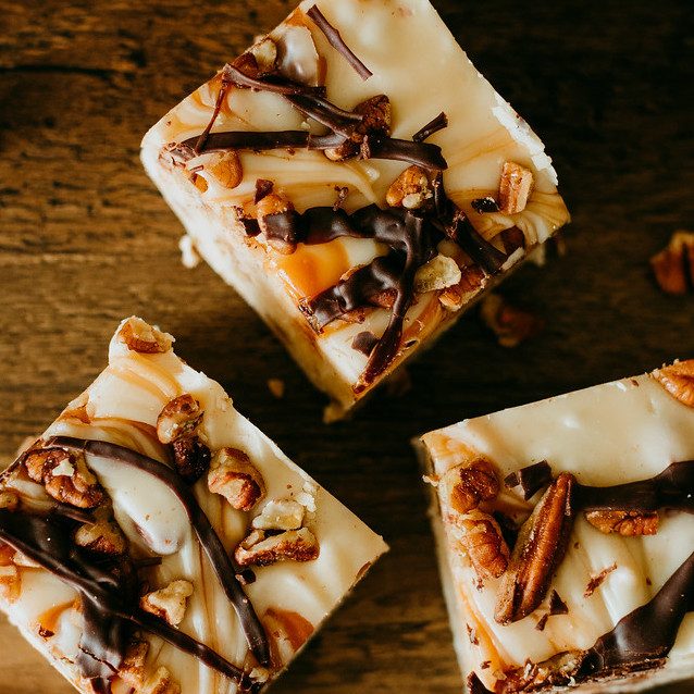 Turtle cheesecake fudge with caramel and chocolate drizzle
